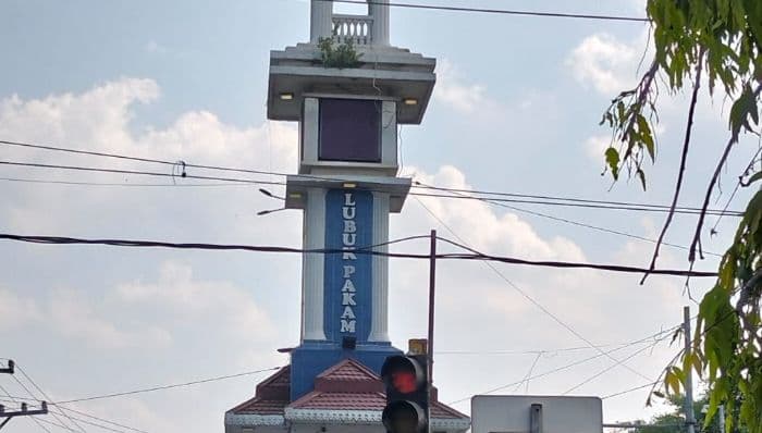 jam_di_tugu_timbangan_lubuk_pakam_bertahuntahun_tak_berfungsi_