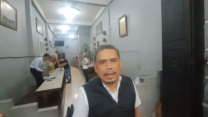 polrestabes_medan_tangkap_5_terduga_pelaku_pembakaran_mobil_advokat