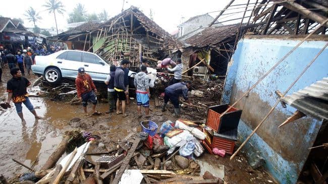 update_data_korban_banjir_dan_longsor_di_sukabumi_5_meninggal_dan_4_lainnya_masih_hilang