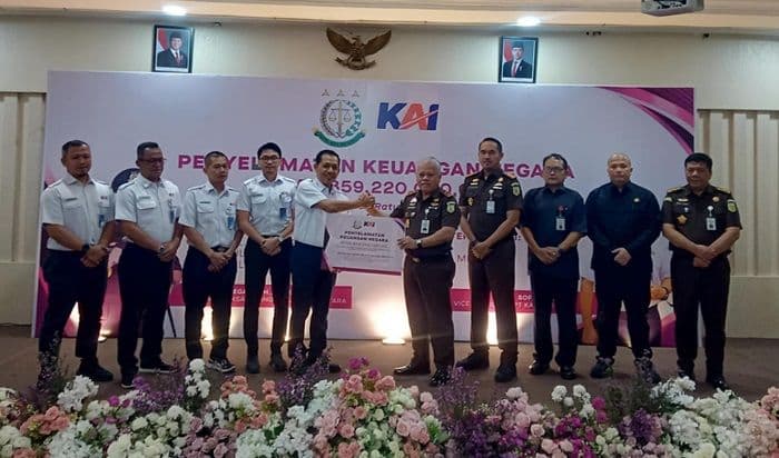 kejati_sumutkejari_medan_kembalikan_aset_pt_kai_rp558_miliar_tiga_properti_di_medan_dipulihkan
