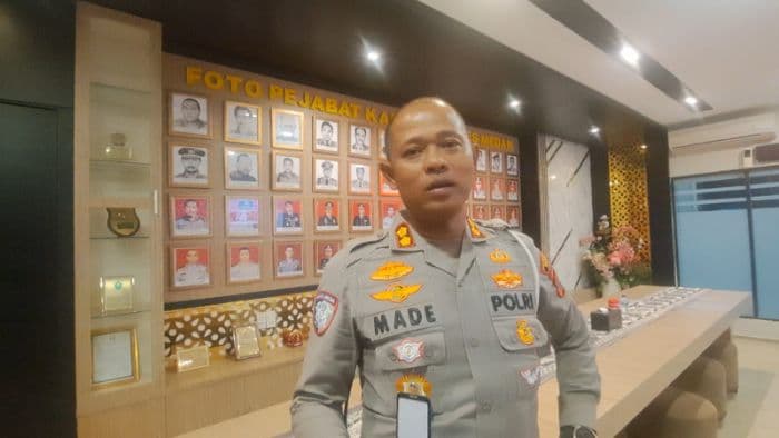 mobil_tabrak_motor_dan_pejalan_kaki_di_gatot_subroto_pengemudi_mobil_wajib_lapor