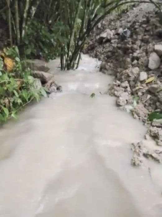 proyek_gerai_kdmp_desa_sinampang_sebabkan_genangan_sungai_warga_dikecewakan
