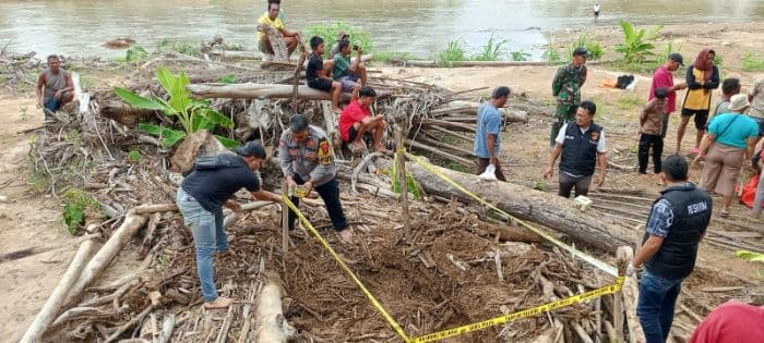 warga_temukan_kerangka_manusia_di_tapsel_diduga_korban_banjir