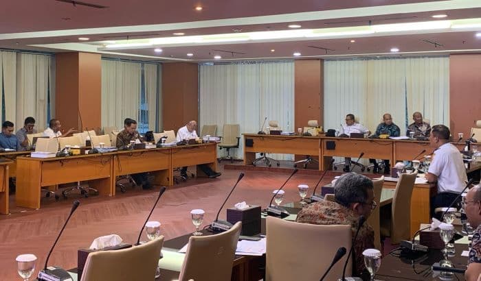 dprd_sumut_minta_pemprovsu_atasi_keamanan_fasilitas_di_bahu_jalan_