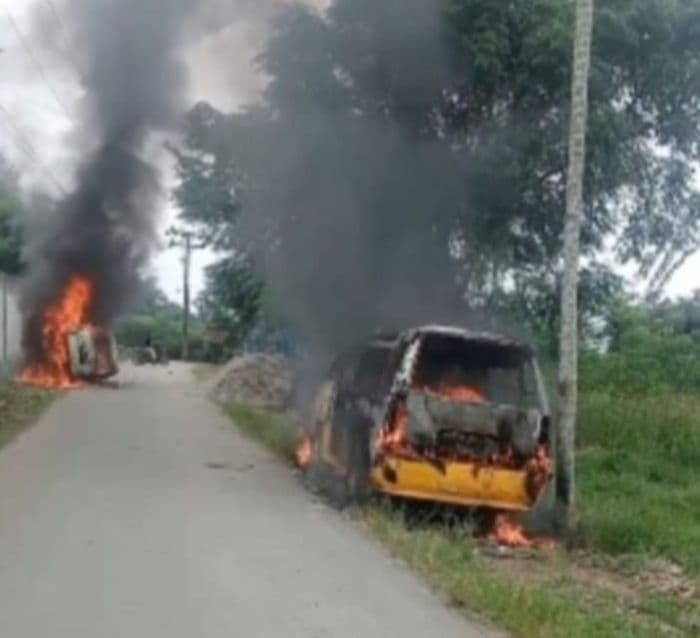 dua_kelompok_pemuda_di_deli_serdang_bentrok_rebutan_galian_c_motor_dan_mobil_terbakar_