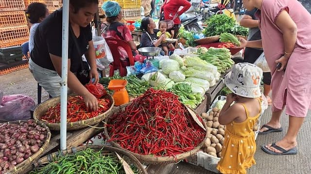 harga_cabai_dan_bawang_merah_naik_tipis_pasca_lebaran_2025_di_medan