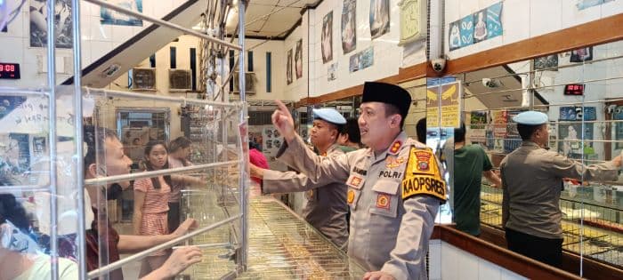 harga_emas_naik_pemilik_toko_diimbau_pasang_terali_besi_dan_cctv