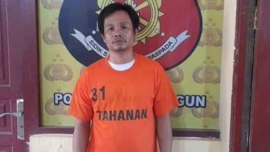 polisi_tangkap_jurtul_togel_di_silau_kahean_bandarnya_diburu_