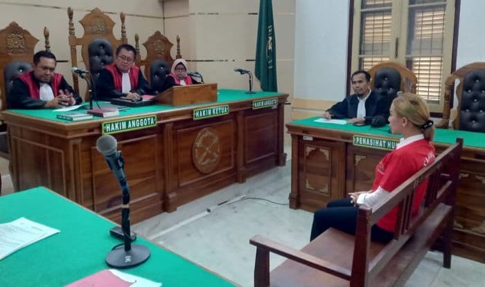 tak_akui_perbuatan_desiska_sihite_pemilik_sanggar_bcp_dituntut_35_tahun_penjara
