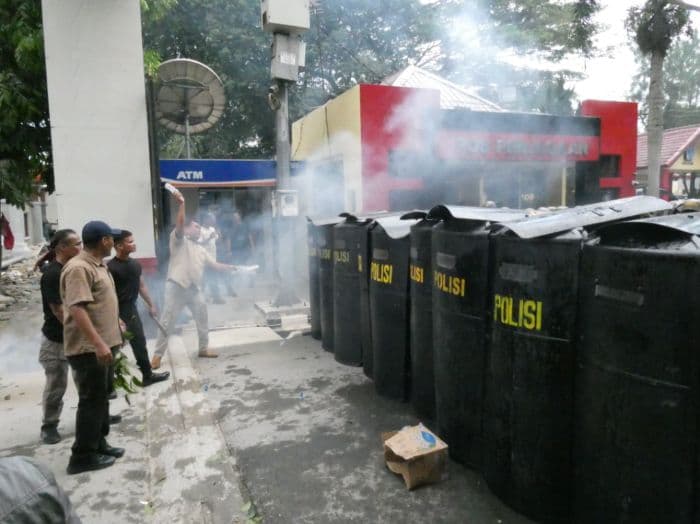 antisipasi_ancaman_tak_terduga_polda_sumut_gelar_simulasi_sispam_mako