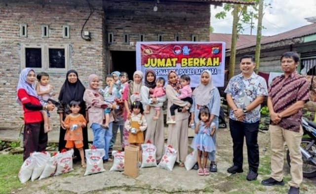 jumat_berkah_polres_batu_bara_baksos_untuk_anak_stunting_sambil_edukasi_bahaya_narkoba