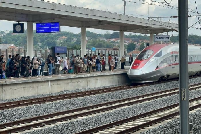 penumpang_tahan_pintu_whoosh_di_padalarang_kcic_tegaskan_ganggu_operasional_kereta_cepat