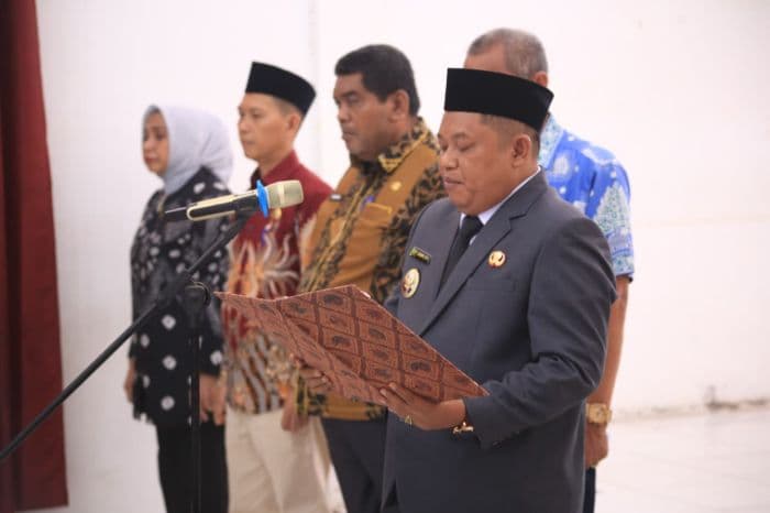 wabup_jamri_lantik_23_kepala_satuan_pendidikan_labuhanbatu