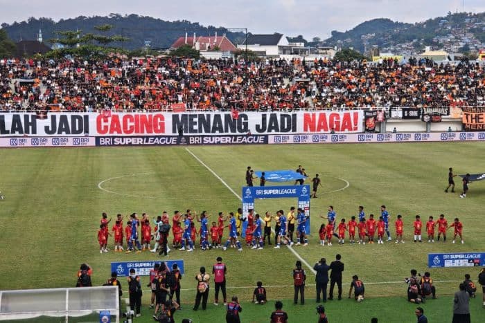 babak_pertama_super_league_adam_alis_cetak_brace_persib_ungguli_persija_21