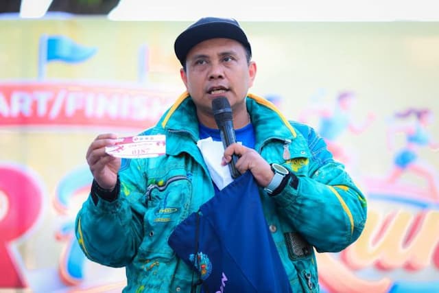 iman_batax_stand_up_comedy_yang_sukses_jadi_master_of_ceremony