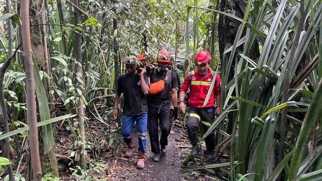 tim_sar_temukan_2_wna_korban_tewas_erupsi_gunung_dukono_operasi_pencarian_ditutup