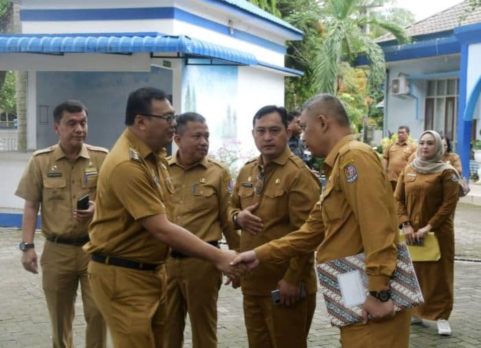 bupati_deli_serdang_pastikan_guru_mengajar_dan_siswa_paham