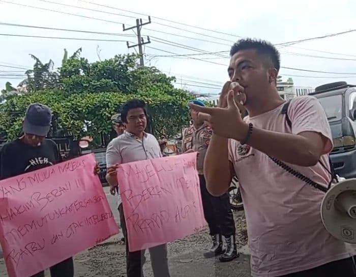 permasi_desak_hakim_ungkap_aktor_intelektual_perdagangan_sisik_trenggiling_12_ton_di_asahan