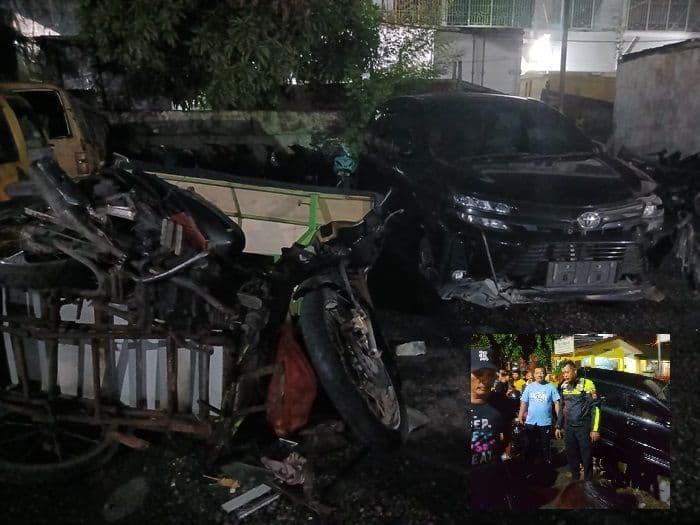 avanza_tabrak_gerobak_bakso_di_medan_pedagang_dan_tiga_pembeli_terluka