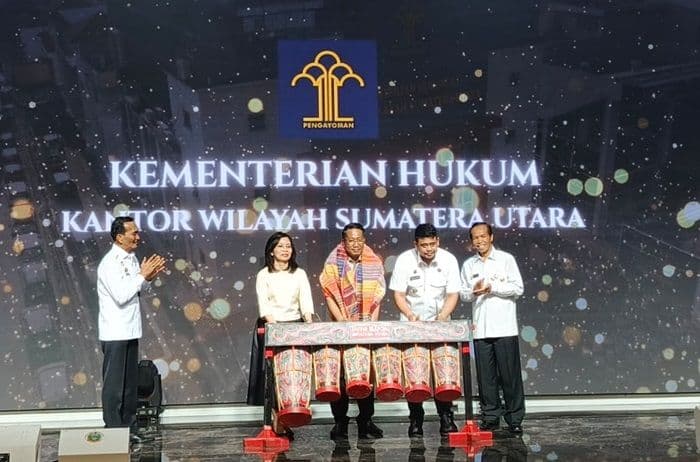 menteri_hukum_resmikan_6110_posbankum_di_sumut_perkuat_penyelesaian_hukum_lewat_mediasi