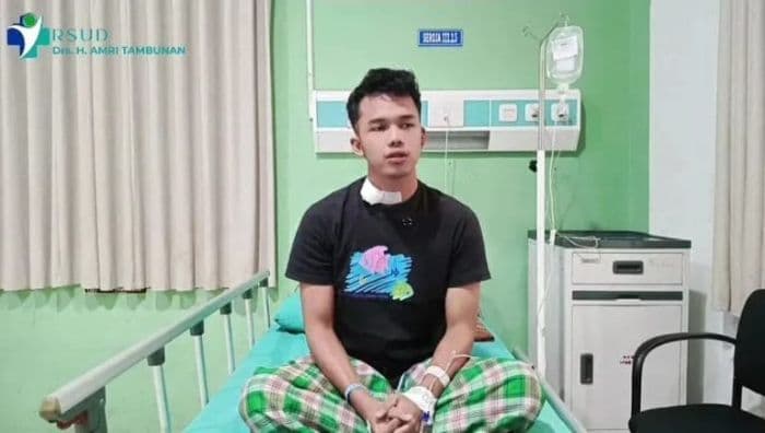 pemuda_tanjung_morawa_ditembak_diduga_geng_motor_peluru_bersarang_di_leher