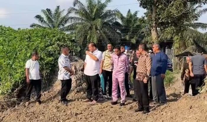 bupati_baharuddin_minta_pembuatan_tpa_sei_balai_disusun_secara_matang_