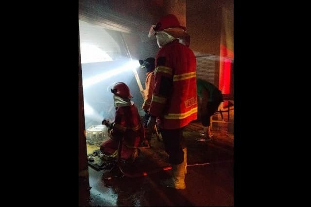 kios_di_pasar_bakaran_batu_lubuk_pakam_ludes_terbakar_kerugian_capai_jutaan_rupiah
