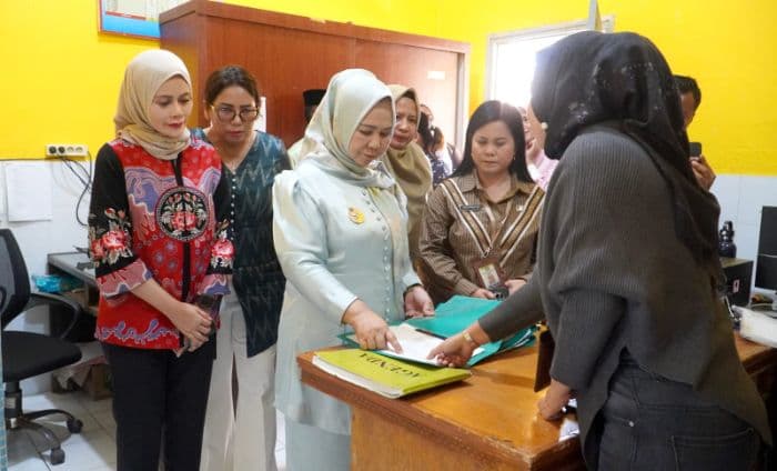 plt_bupati_langkat_berang_banyak_pegawai_yang_absen_saat_sidak_ke_rsud_tanjung_pura_