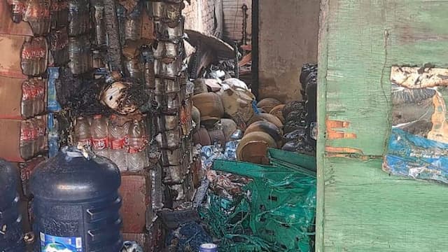 rumah_terbakar_di_medan_barat_jalankan_usaha_minyak_dan_gas_lpg_eceran