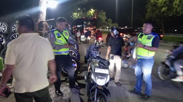 tabrak_lari_di_ngumban_surbakti_pengendara_motor_tanpa_identitas_tewas_di_tempat