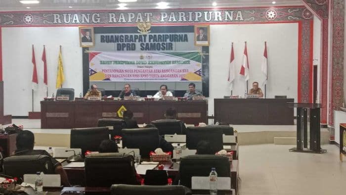 bupati_dan_wabup_tak_hadir_paripurna_kuappas_2027_samosir_ditunda