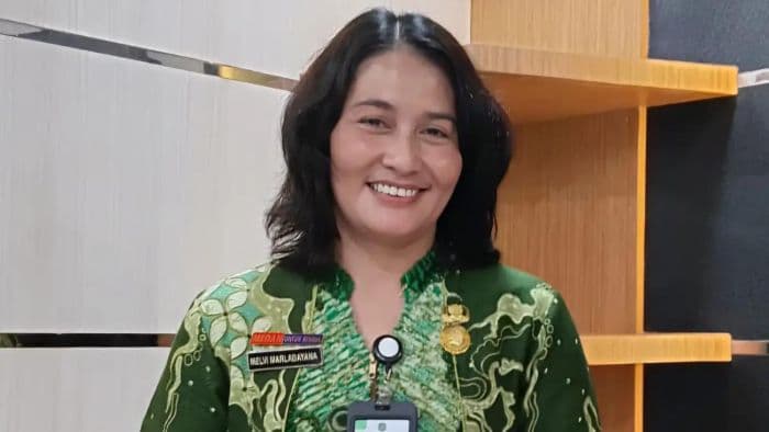 dlh_medan_batang_pohon_terdampak_brt_disimpan_di_jalan_luku