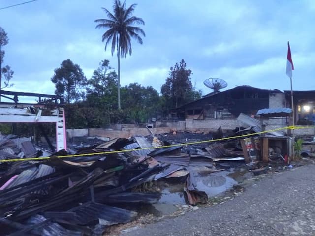 kebakaran_di_lau_kersik_dairi_hanguskan_7_rumah_2_rumah_dibongkar