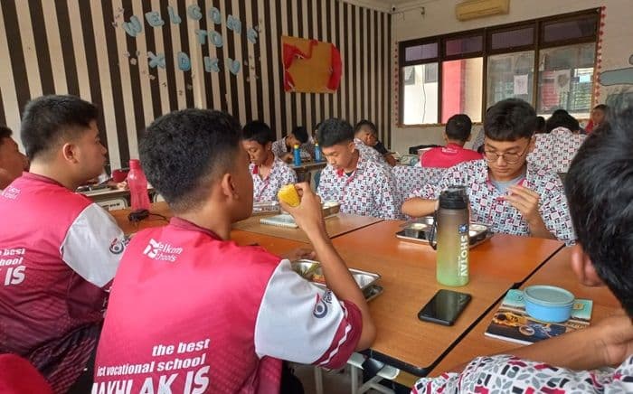 larangan_bawa_pulang_mbg_sekolah_di_medan_sebut_siswa_habiskan_makanan_di_tempat