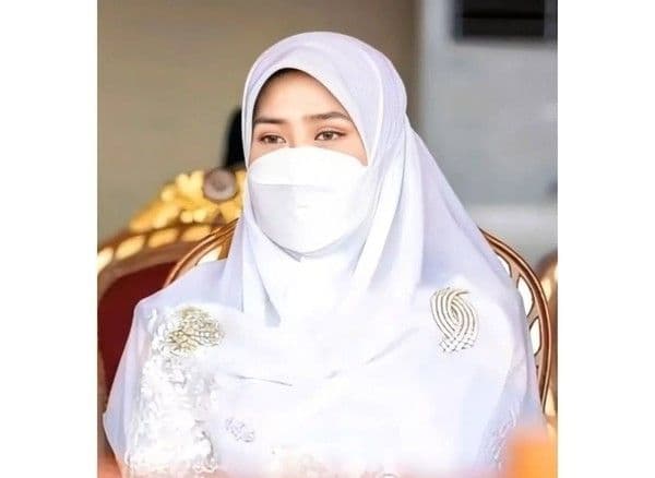 mengenal_raabiatul_adawiyyah_menantu_sultan_brunei_yang_gelarnya_dicabut