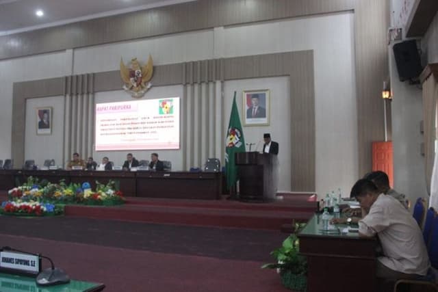 fraksi_demokrat_kritik_penurunan_pad_perindo_soroti_realisasi_rendah_papbd_simalungun_2025