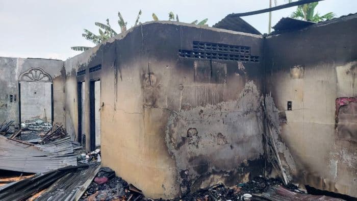 _tertidur_usai_lelah_membuat_kue_rumah_warga_di_batu_bara_ludes_terbakar_