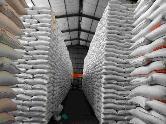 bulog_siantar_stok_beras_3828_ton_pasokan_enam_daerah_aman