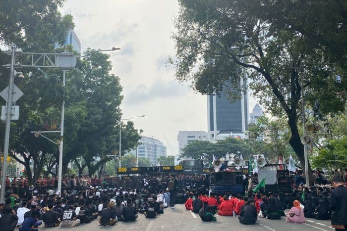 buruh_demo_serentak_di_30_daerah_bawa_11_tuntutan_ke_pemerintah_
