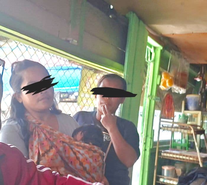 dua_wanita_warga_tebing_gendong_bayi_mengaku_korban_penipuan_di_dairi
