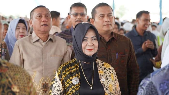 1400_pekerja_rentan_di_langkat_terima_bantuan_iuran_bpjs_ketenagakerjaan