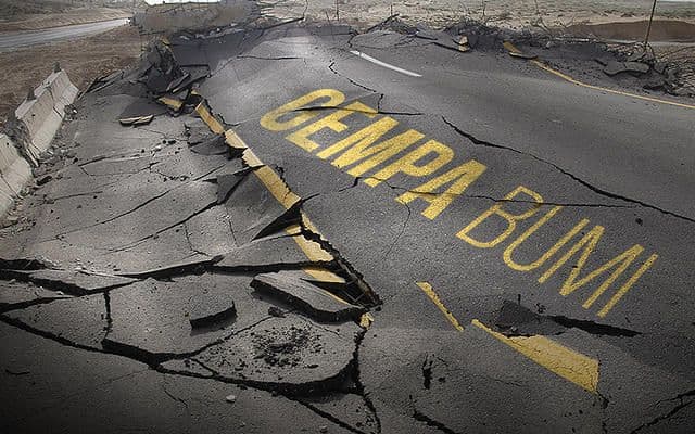 filipina_diterjang_gempa_m74_peringatan_tsunami_dikeluarkan