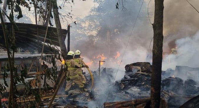 400_warga_terdampak_kebakaran_besar_di_pancoran_tak_ada_korban_jiwa