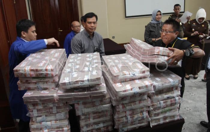 kemendikbudristek_dan_vendor_kembalikan_dana_miliaran_di_kasus_korupsi_laptop_pendidikan_