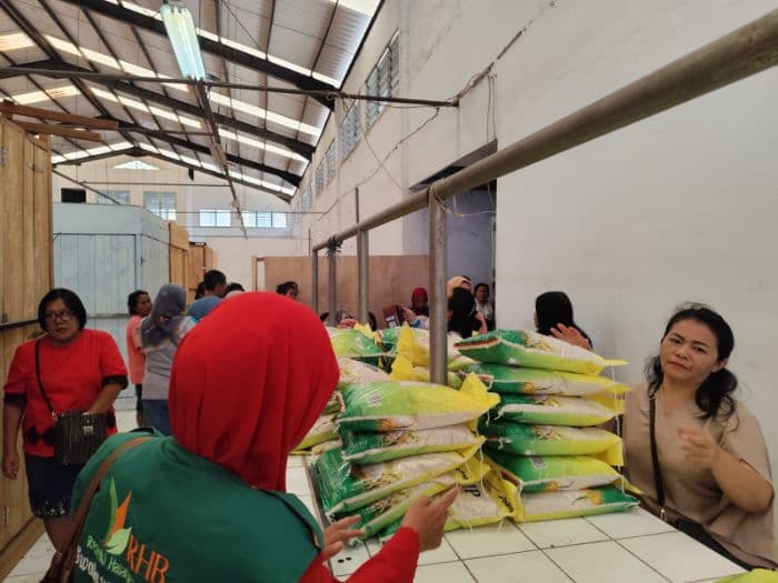 masyarakat_siantar_serbu_gpm_di_pasar_rakyat_balairung_rajawali