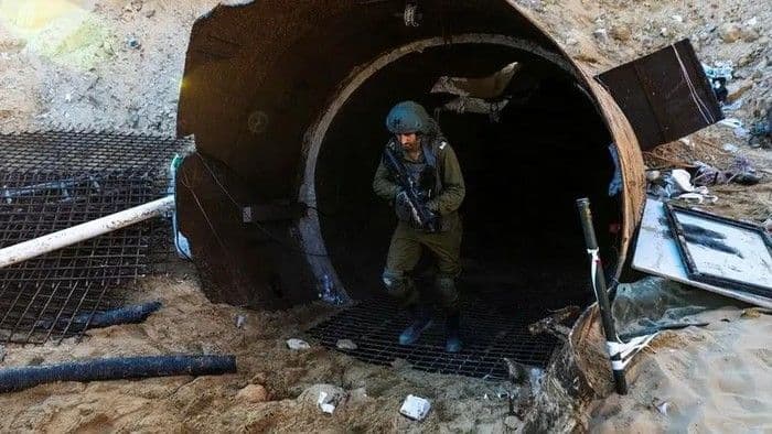 turki_upayakan_evakuasi_200_warga_sipil_yang_terjebak_di_terowongan_gaza