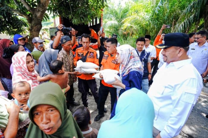 bapanas_salurkan_996_ton_beras_untuk_warga_terdampak_banjir_di_batu_bara