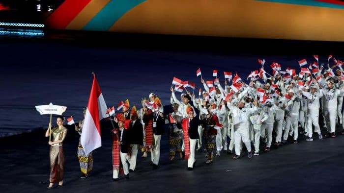 bendera_indonesia_tertukar_dengan_singapura_di_pembukaan_sea_games_2025
