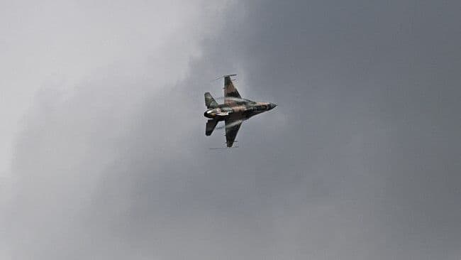 dua_jet_tempur_amerika_serikat_terbang_dekati_venezuela_selama_30_menit