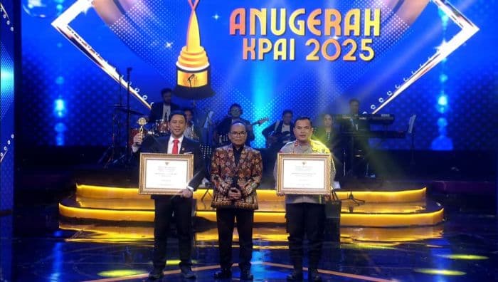 kapolres_labusel_akbp_aditya_sembiring_raih_penghargaan_penegak_hukum_peduli_anak_dari_kpai_2025